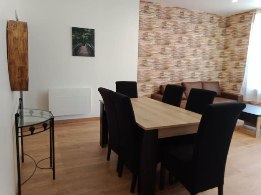 Gonnelles Appartement T3 Centre Ville Rdc D Agén Exterior foto